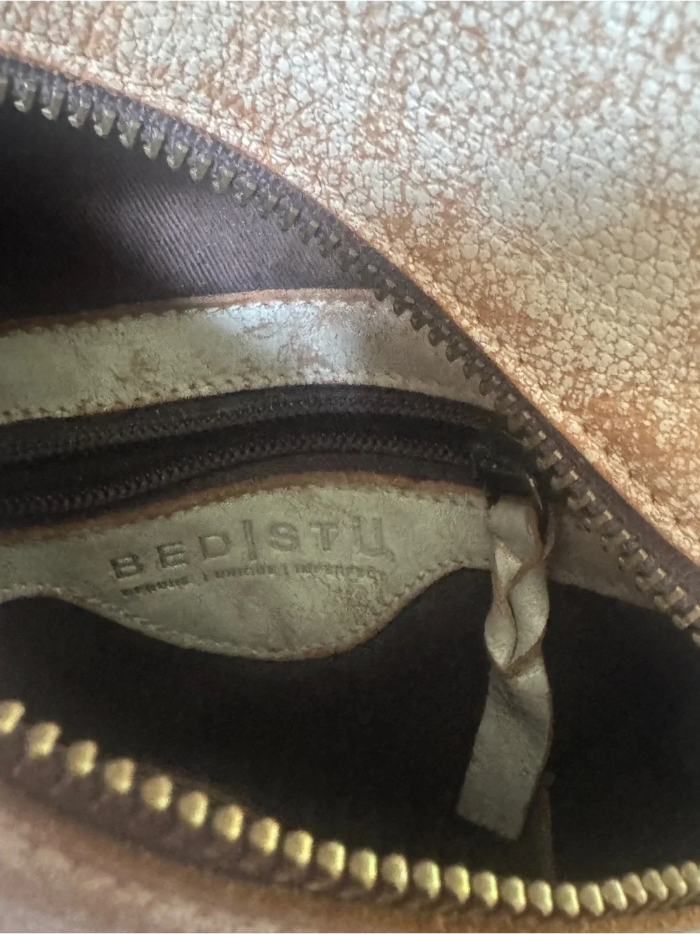 BED STÜ LEATHER SLING BAG